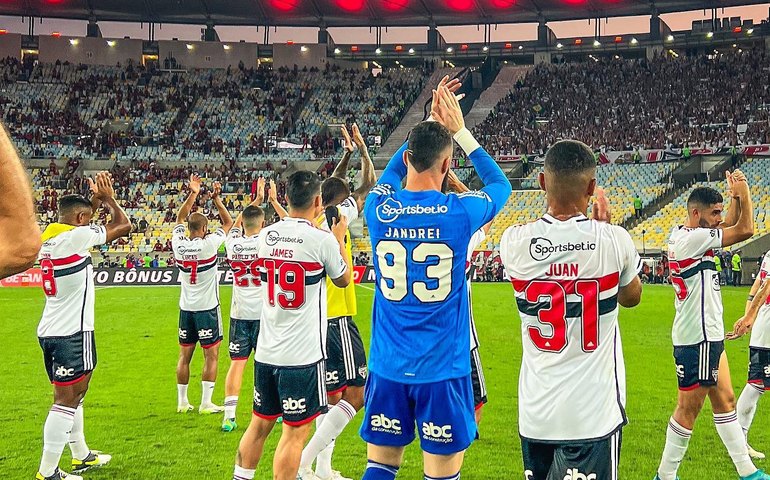 São Paulo vence o Flamengo no Maracanã e fica a um empate do inédito título da Copa do Brasil
