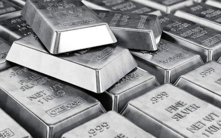 Prata rompe barreira dos US$ 89 em alta histórica