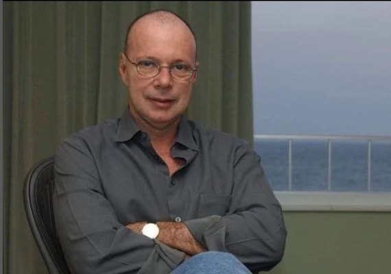 Viúvo de Gilberto Braga desabafa sobre o luto dois anos após a morte do novelista: 'Achava que com o tempo a dor e a saudade amainassem'