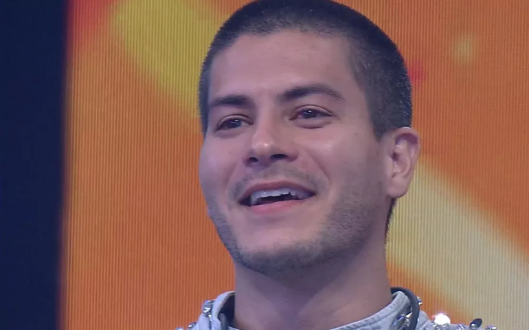 Arthur Aguiar anuncia pausa nas redes sociais: &#8216;Recarregar as energias&#8217;