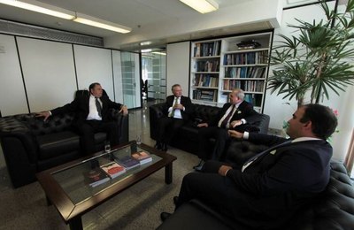 Senador Renan quer alternativas para municípios