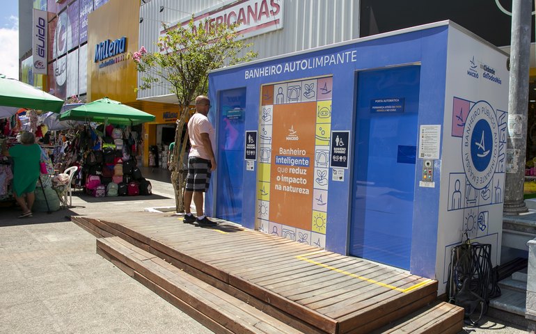Maceió avança na modernização urbana com instalação de banheiros autolimpantes