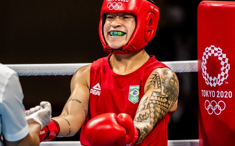 Boxe brasileiro dá show com nove finais no Pan de Santiago e vagas para Paris-2024