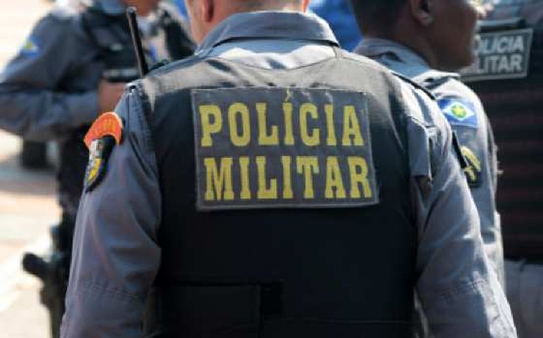 Polícia Militar realiza cerimônia em homenagem ao Dia da Bandeira Nacional