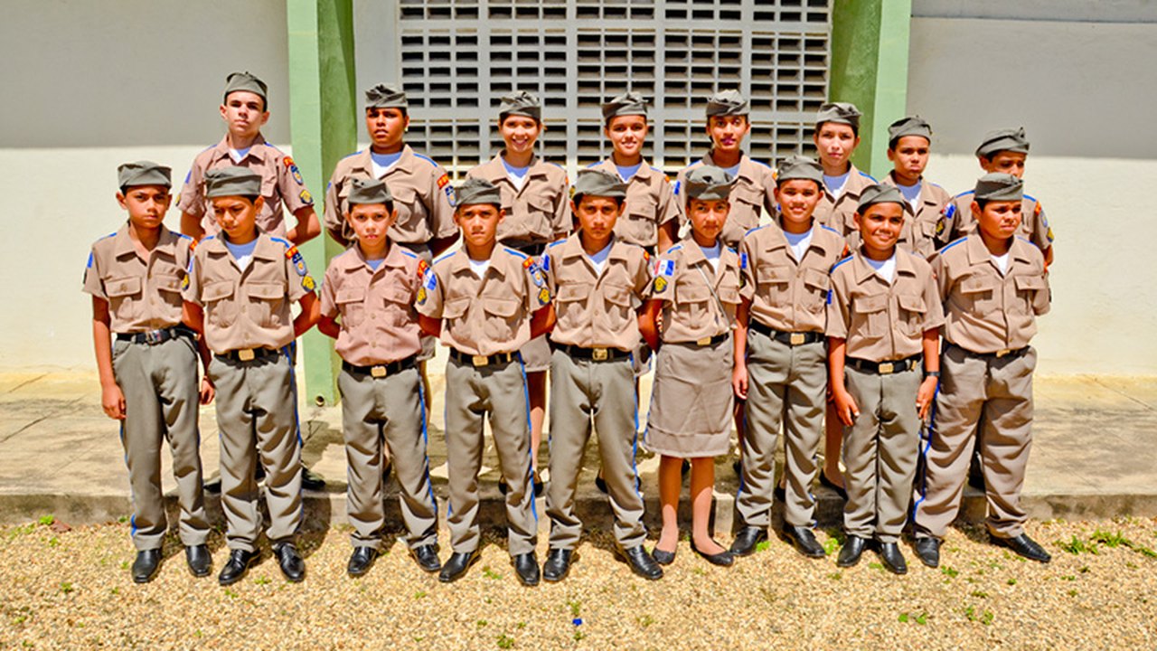 Pelotão Mirim do 3º BPM transforma vida de  75 estudantes de Limoeiro de Anadia e Arapiraca