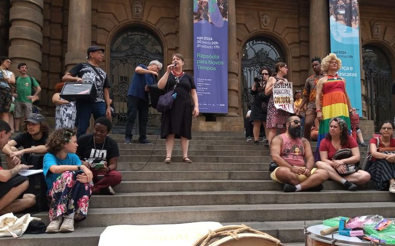 Artistas de SP protestam contra atraso de verbas da Lei Paulo Gustavo