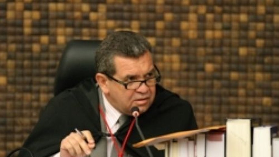 Remuneração de procuradores da ALE obedecerá regime de subsídios