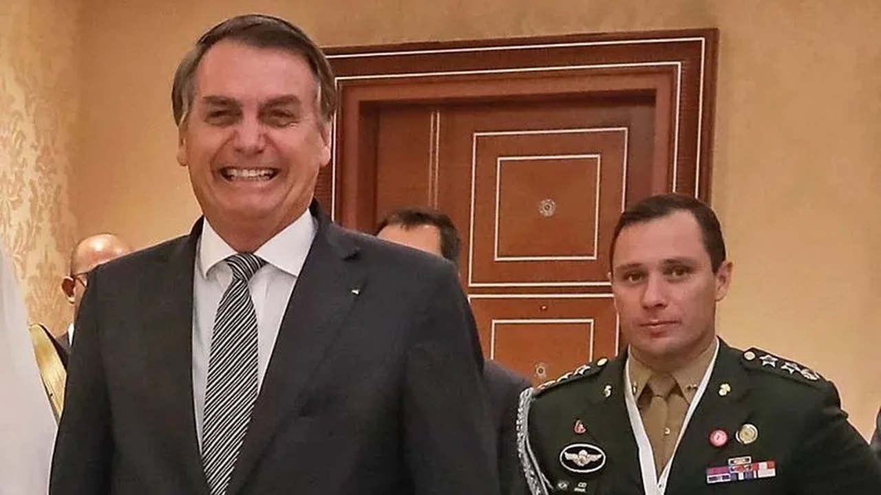 Mauro Cid tentou alterar data de ofício para reaver joias da Arábia Saudita