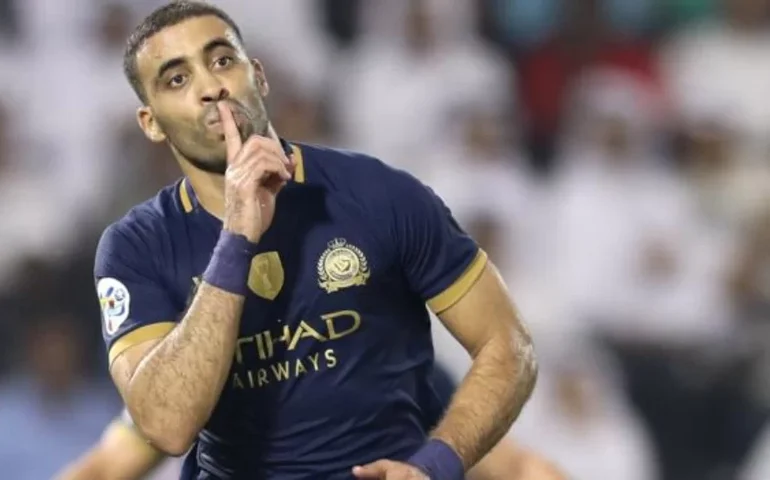 Jogador que levou chicotada de torcedor pode ser punido e ter de pagar multa