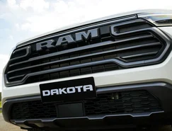 Versatilidade amplia presença da Ram Dakota 2027 entre as picapes médias - Divulgação (4).jpg 