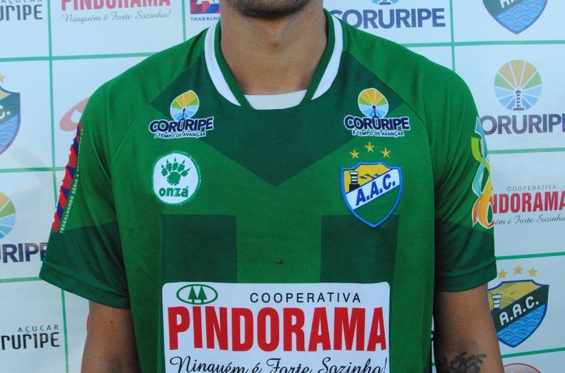 Zagueiro é mais um reforço do Coruripe para a disputa da Série D deste ano