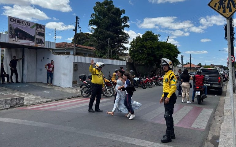 SMTT de Arapiraca reforça fiscalização em faixas de pedestres próximas a escolas