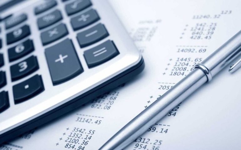 Fazenda vê freio nos gastos mais eficiente do que contingenciamento