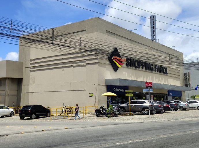 Shopping Farol promove música ao vivo e transmissão de clássico alagoano neste fim de semana