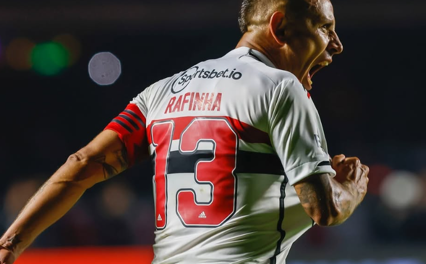 São Paulo oficializa saída de Rafinha, que desperta interesse do Coritiba