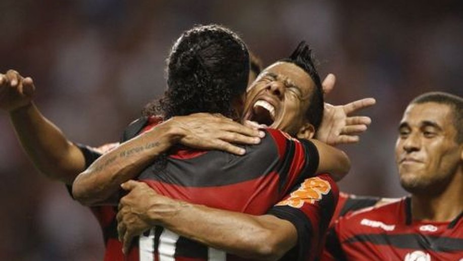 Com Luxa pressionado, Fla bate Potosí e vai à fase de grupos