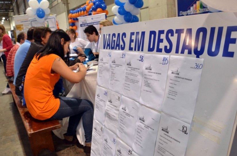 Feira apresenta oportunidades de emprego para público alagoano
