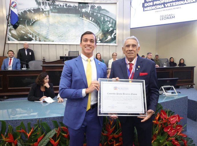 Assembleia homenageia pioneiros e destaques da medicina veterinária em Alagoas