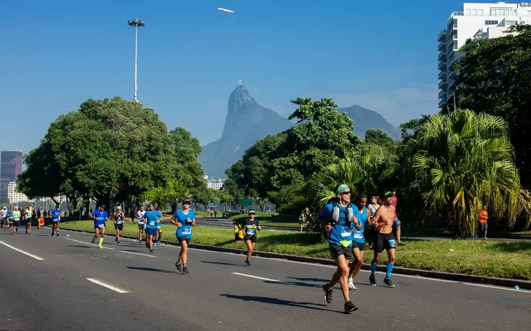 Com 45 mil inscritos, Maratona do Rio bate recordes e recebe corredores de todo o país