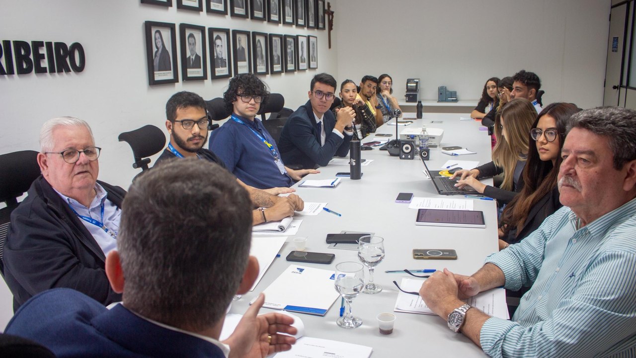 Junta Comercial discute formatação de documento para padronizar análises de processos empresariais