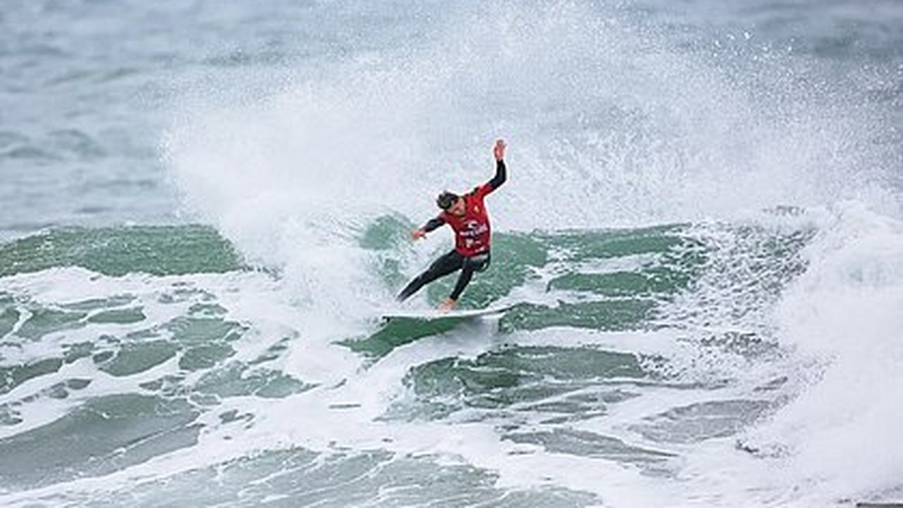 Chumbinho cai na repescagem em Teahupoo e corre risco de não ir ao Finals do surfe