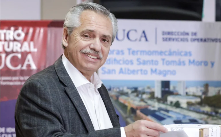 Funcionários testemunharam vários atos de violência de Alberto Fernández contra a ex-mulher na residência oficial da presidência