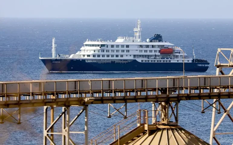 Francesa repatriada de cruzeiro com surto de hantavírus segue em estado grave em Paris