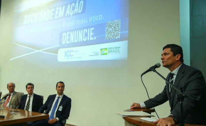 Brasil lança canal exclusivo para denúncias de ilícitos