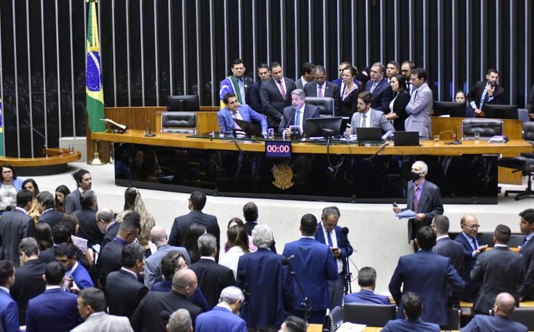 Arthur Lira determina criação de três CPIs