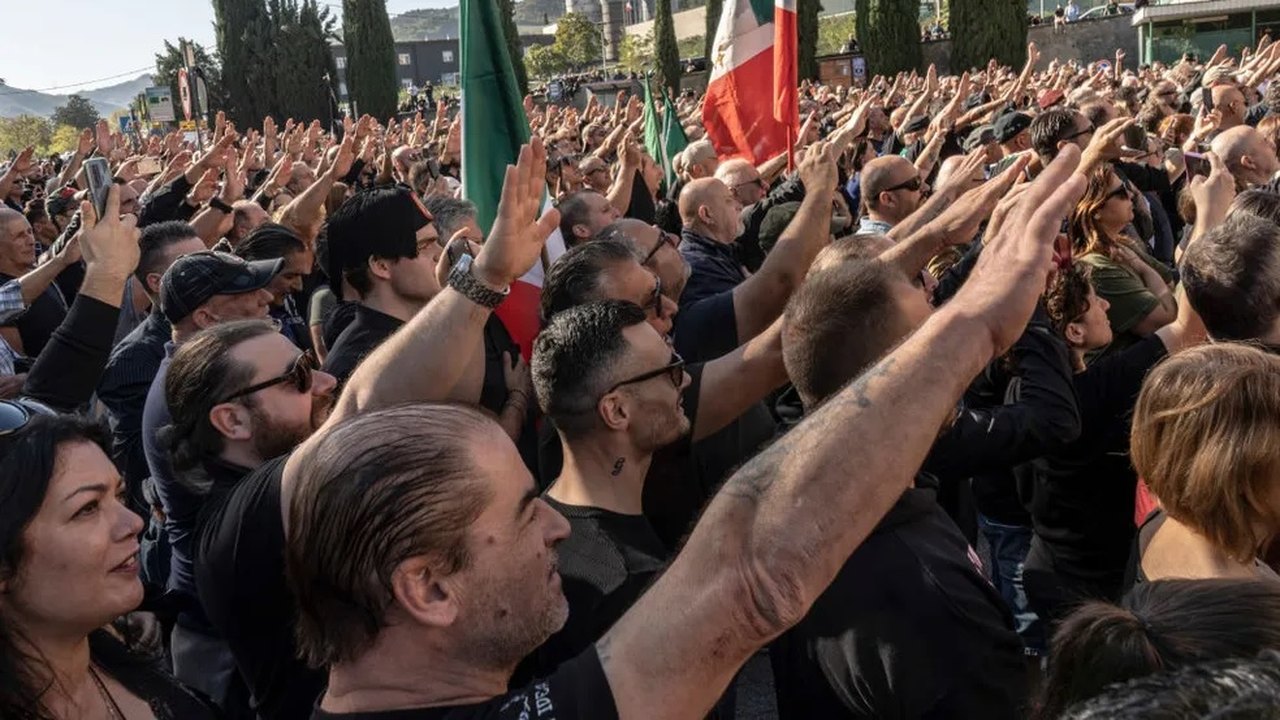 Itália: milhares vão às ruas em homenagem ao centenário do ditador Mussolini