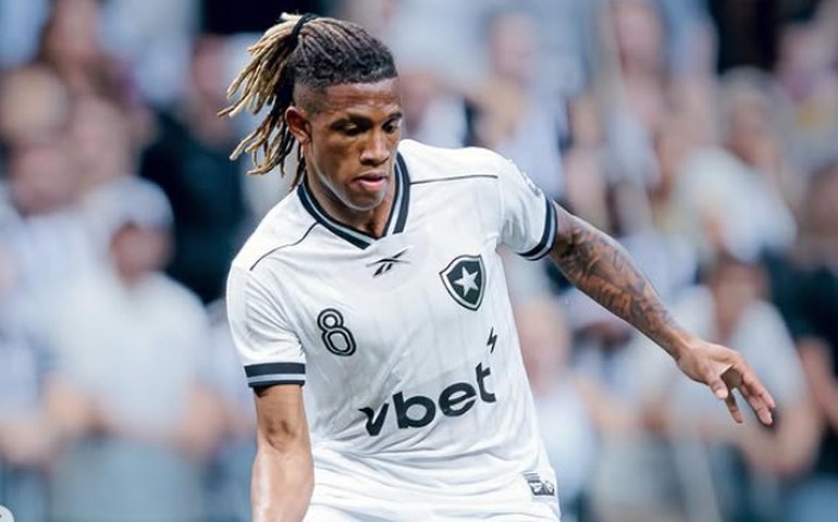 Botafogo afasta Danilo e recebe proposta milionária do Flamengo