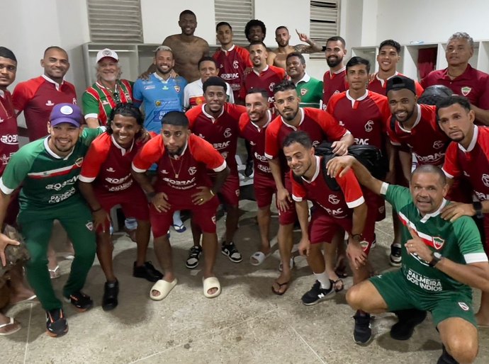 Prefeito Júlio Cezar prestigia vitória tricolor e comemora avanço no G4
