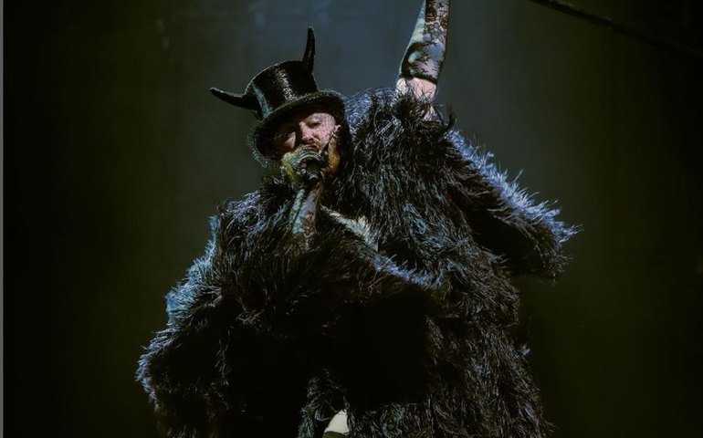 Sam Smith faz show ''sobre liberdade'' com tom grandioso no Lollapalooza 2024