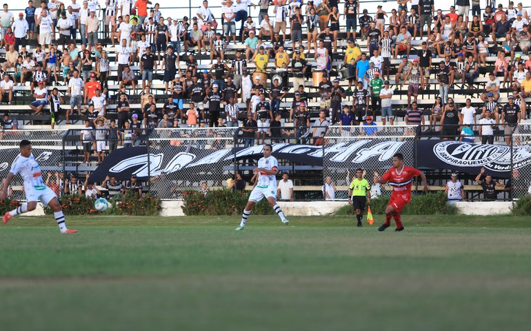 Após laudo da PM, arquibancadas metálicas do Fumeirão são interditadas até o final da temporada