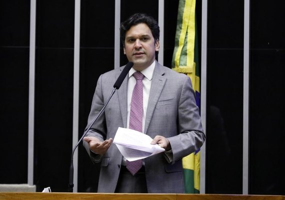 PT pressiona Lula por Isnaldo Bulhões no Ministério das Relações Institucionais
