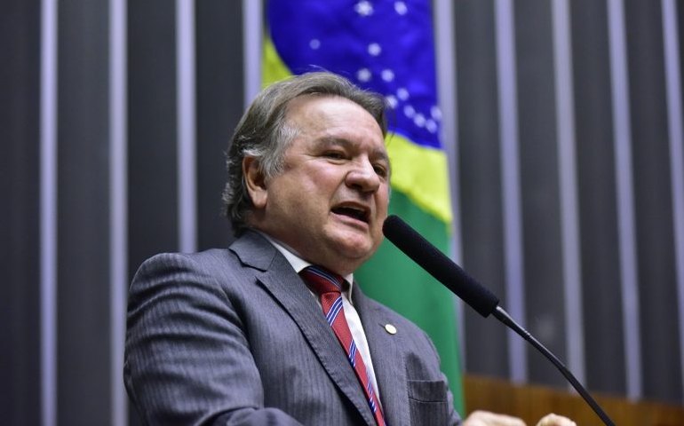 Comissão aprova projeto que assegura preferência em férias para trabalhador com deficiência