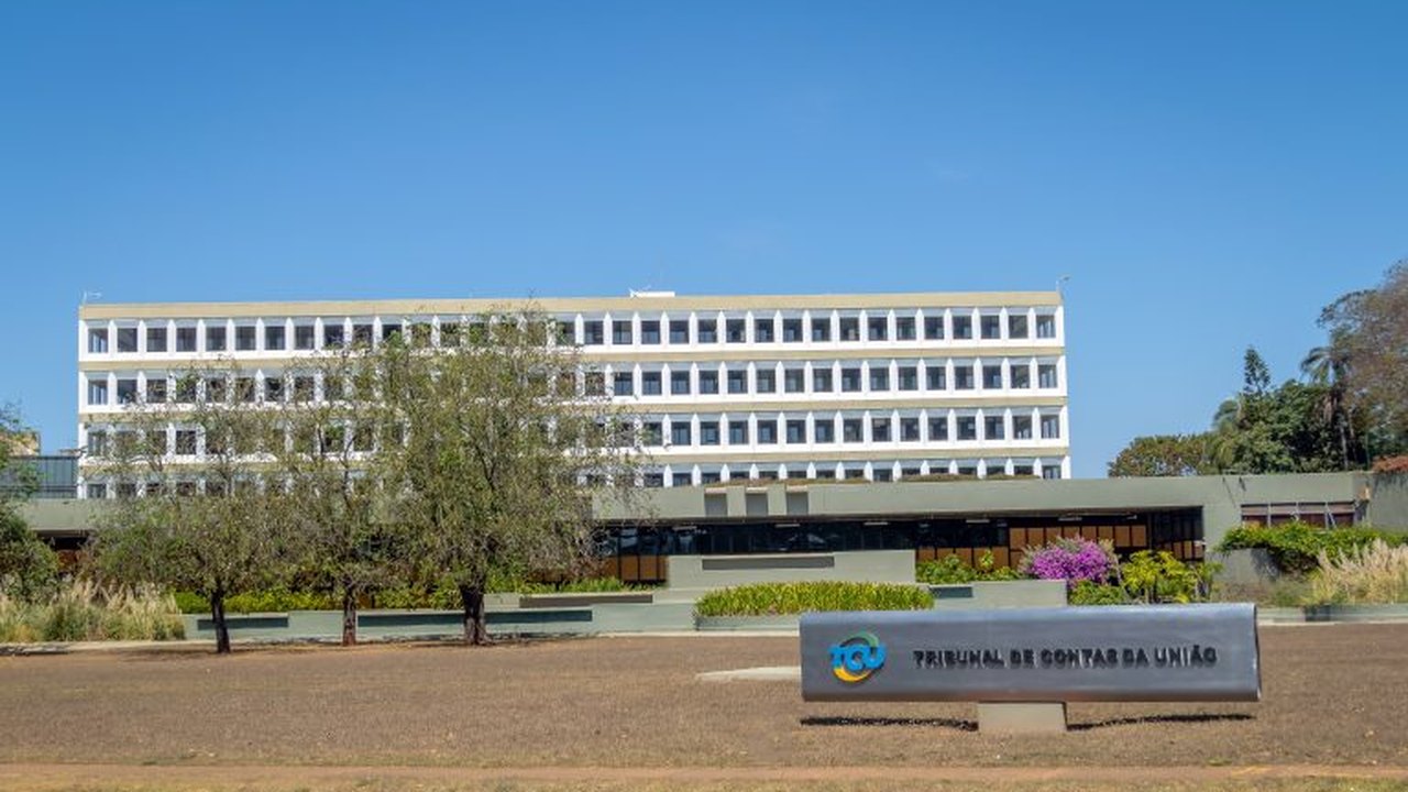 MP do TCU quer suspender pensão de ex-major preso por fraudes nos dados da vacina