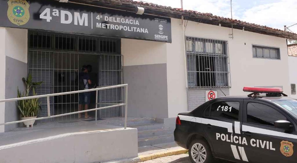 Guarda Municipal e irmão são investigados por transitar pelados em Aracaju