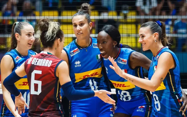 Itália bate Eslováquia na estreia do Mundial de vôlei feminino