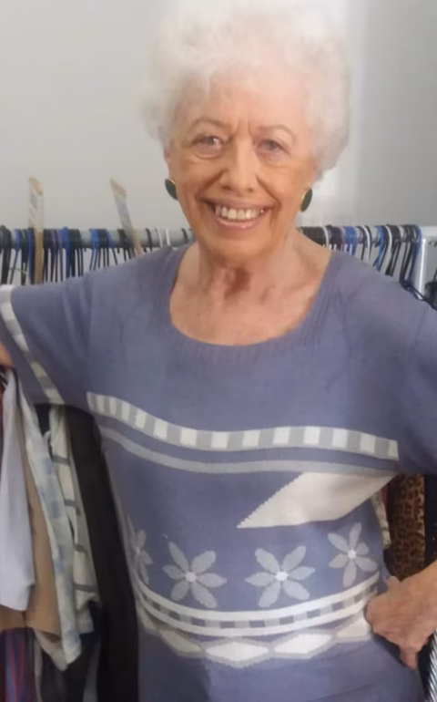 Moradora do Retiro dos Artistas, atriz de 'Terra Nostra' realizou sonho aos 50 anos e, aos 91, afirma: 'Nunca titubeei'