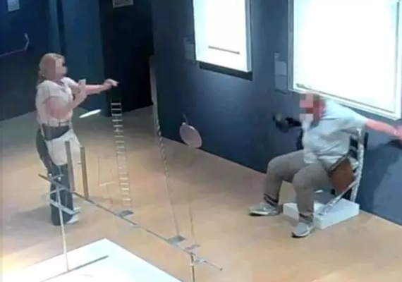 Museu na Itália denuncia turista que quebrou obra de arte