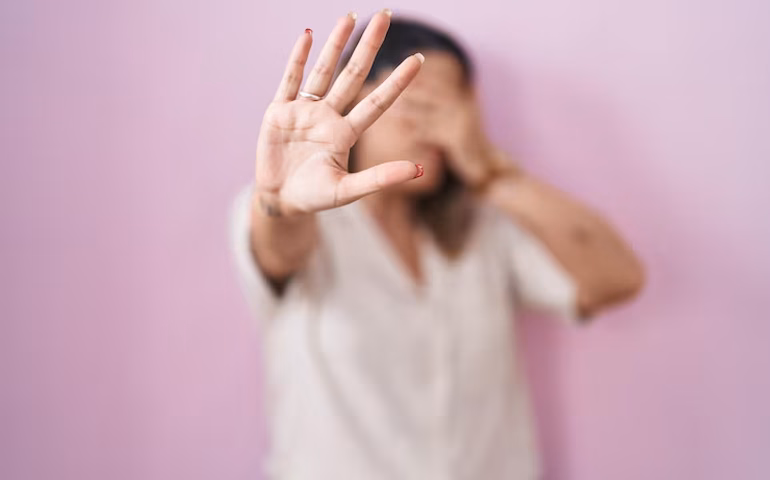 Violência contra a mulher: como guardar provas de ameaças e ataques digitais