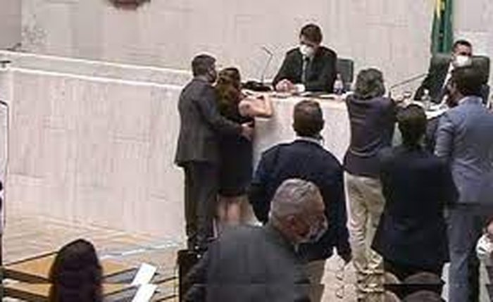 Trecho do vídeo exibido em plenário