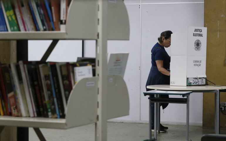 Domingo de eleições: três candidatos são conduzidos a delegacias