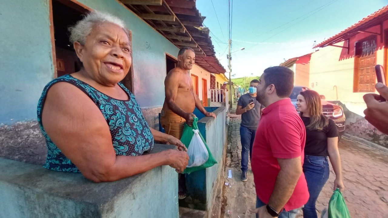 Semana Santa Feliz entrega 14 t de alimentos a 4 mil famílias de Viçosa