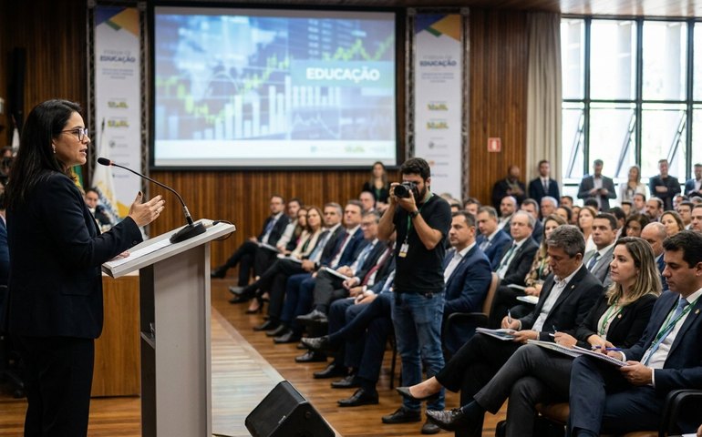 Educação de qualidade deve ser tratada como pilar do desenvolvimento, diz Priscila Cruz