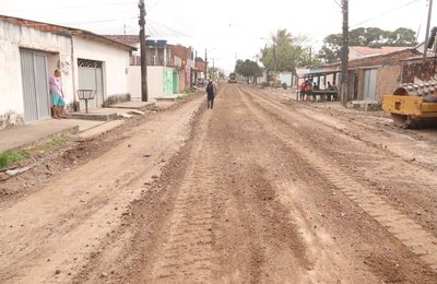 Maceió Tem Pressa: Infraestrutura pavimenta ruas no Village Campestre II