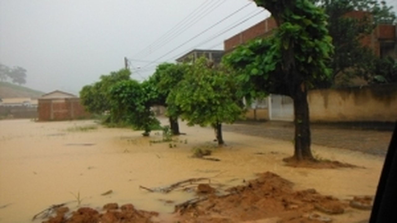Defesa Civil confirma 23 mortos pela chuva no Espírito Santo