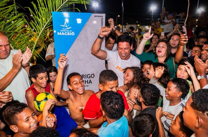 Prefeito Rodrigo Cunha entrega Areninha do Bom Parto e reforça compromisso com o esporte e lazer na capital