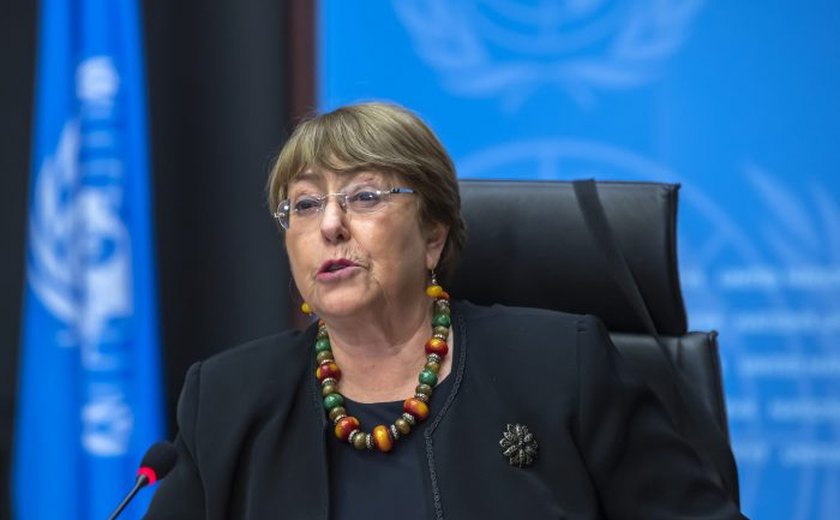 'Democracia está falhando ao não produzir resultado esperado na AL', diz Bachelet